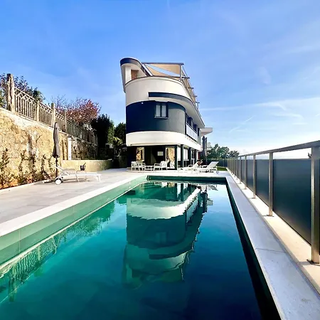 Blue View Villa *
